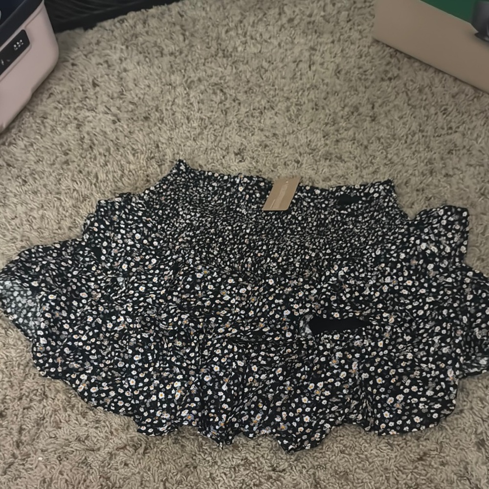 Vestique Black and White Ruffled Mini Skater Skirt